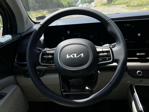 New 2026 Kia Carnival SX w/ SX Dark Edition Package FWD image 31