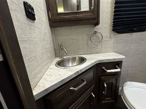 Used 2020 Mercedes-Benz Sprinter 3500 image 28
