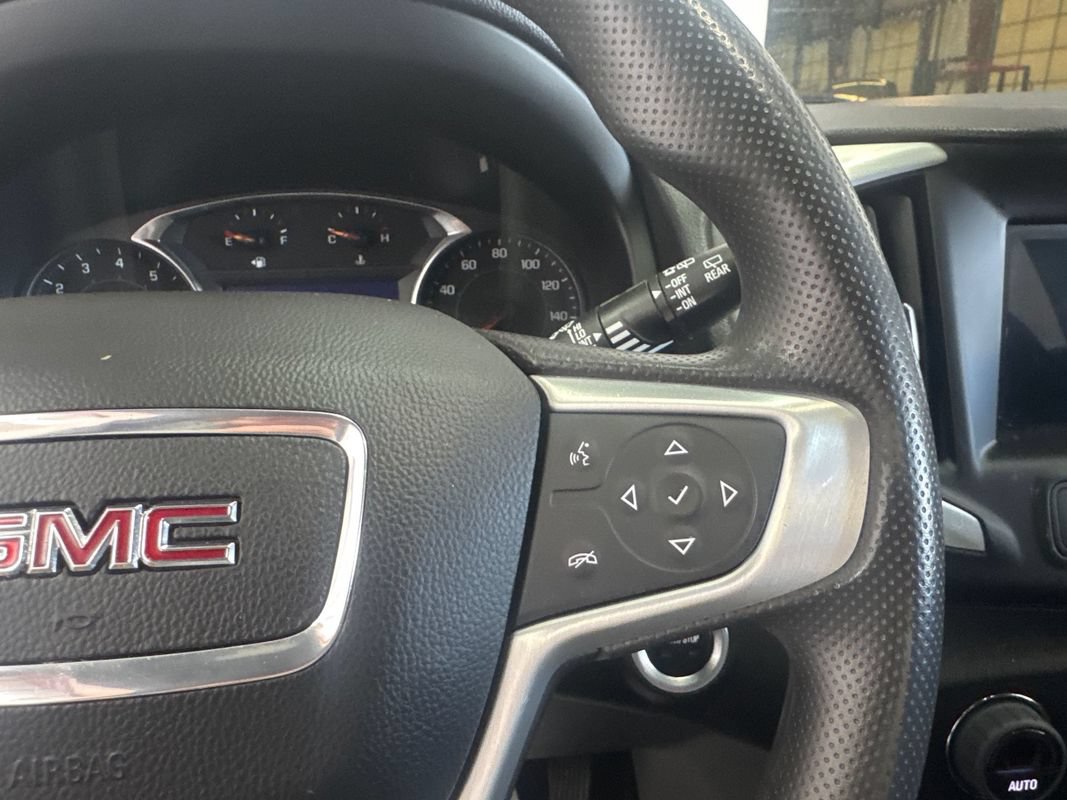 Used 2022 GMC Terrain SLE w/ Driver Convenience Package AWD/4WD image 13