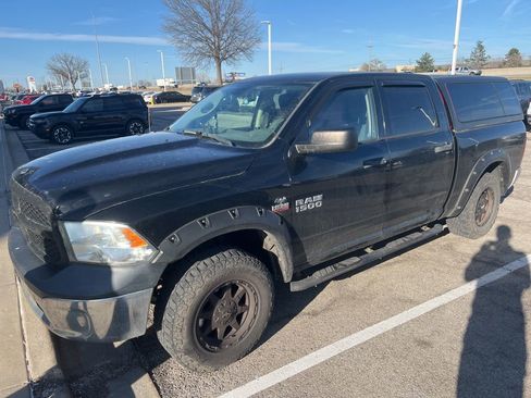 Used 2014 RAM 1500 ST w/ SXT Appearance Group image 2