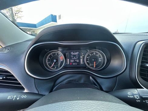 Used 2020 Jeep Cherokee Latitude Plus w/ Comfort/Convenience Group image 41