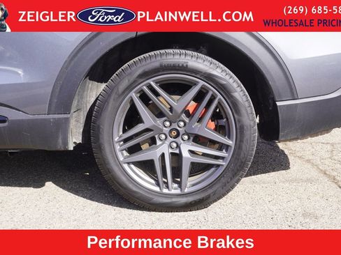 Used 2025 Ford Explorer ST-Line w/ ST-Line Street Pack image 9