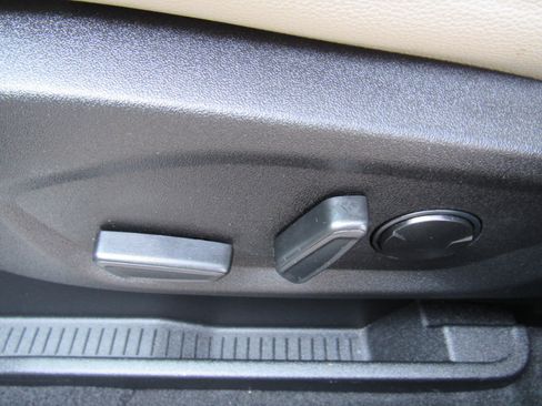 Used 2024 Ford Edge Titanium w/ Titanium Elite Package image 9