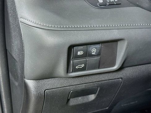 Used 2023 Toyota Highlander XSE FWD image 11