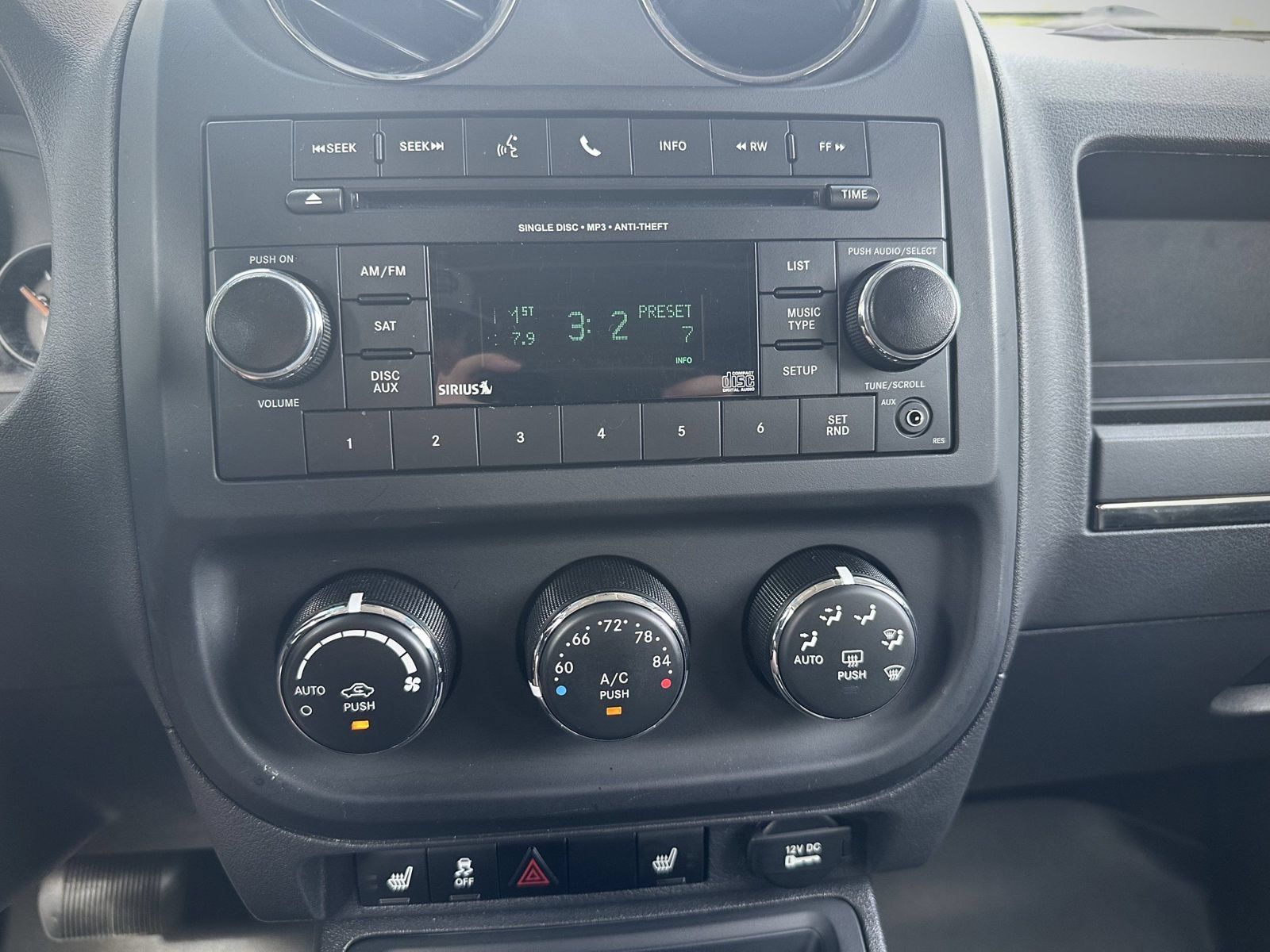 Used 2017 Jeep Patriot High Altitude AWD/4WD image 10