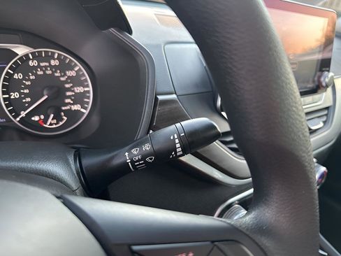 Used 2023 Nissan Altima 2.5 SV image 34