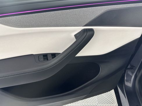 Used 2026 Tesla Model Y 2WD image 13