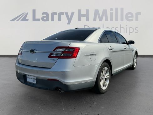 Used 2016 Ford Taurus SEL image 5
