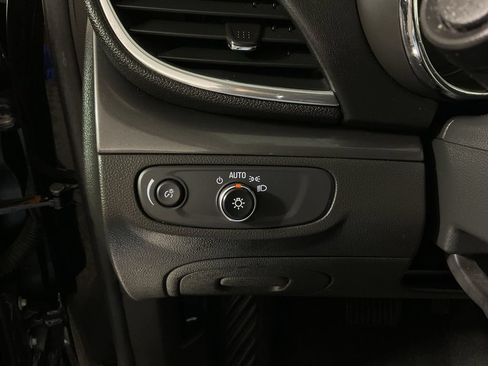 Used 2019 Buick Encore Preferred FWD image 27