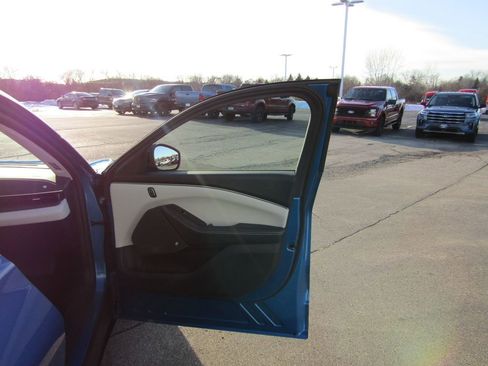 Used 2025 Ford Mustang Mach-E Premium image 36