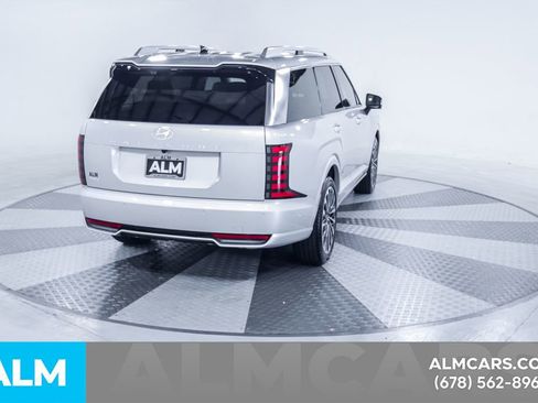 Used 2026 Hyundai Palisade Calligraphy FWD image 9