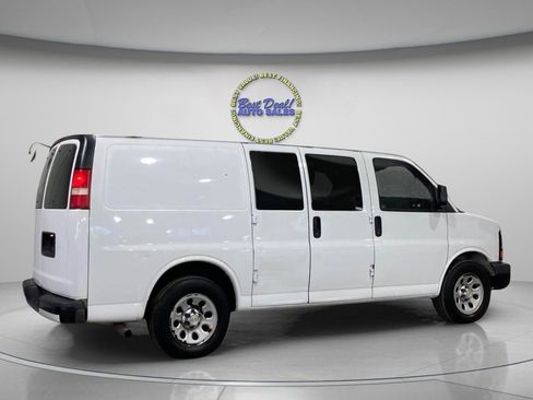 Used 2011 Chevrolet Express 1500 RWD image 6