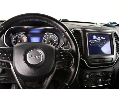 Used 2020 Jeep Cherokee Trailhawk w/ Cold Weather Group AWD/4WD image 16