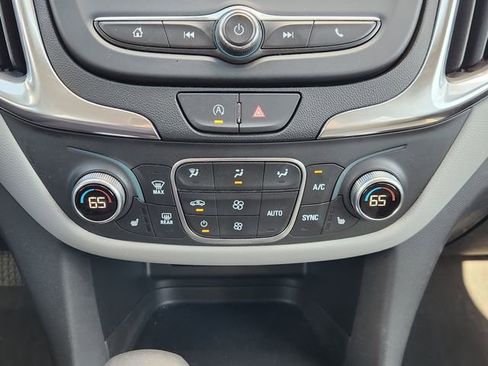 Used 2024 Chevrolet Equinox LT FWD image 20