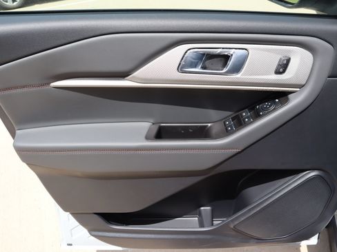 New 2026 Ford Explorer Active RWD image 18