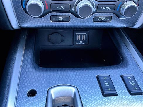 Used 2018 Nissan Pathfinder SL w/ Midnight Edition Package image 16