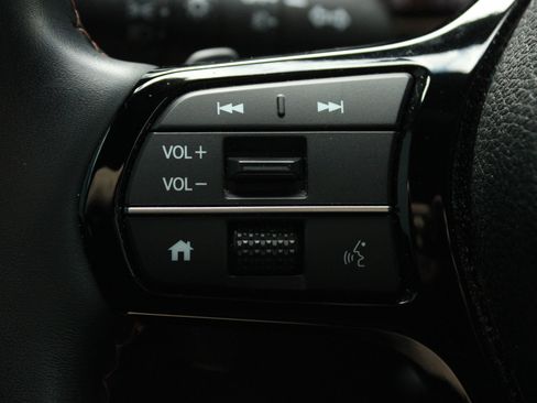Used 2025 Honda Pilot TrailSport image 35