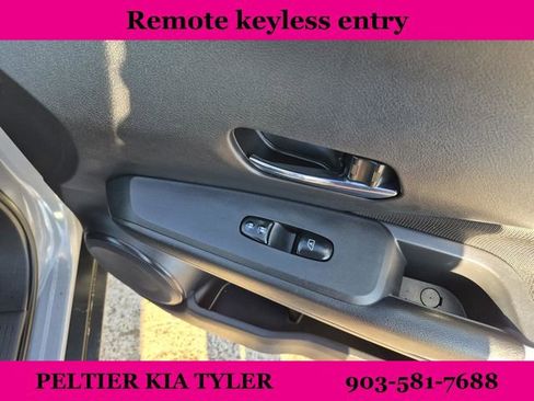 Used 2021 Nissan Kicks SV image 16