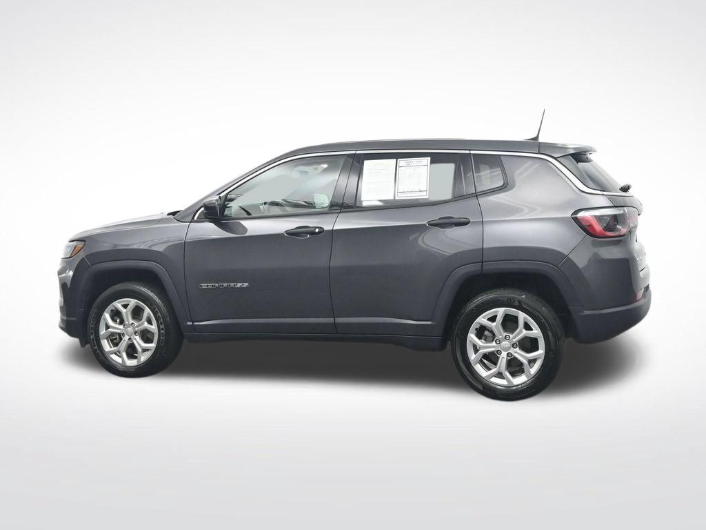 Used 2024 Jeep Compass Sport AWD/4WD image 10