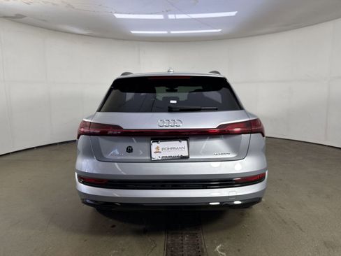 Used 2021 Audi e-tron Premium w/ Convenience Plus Package image 33