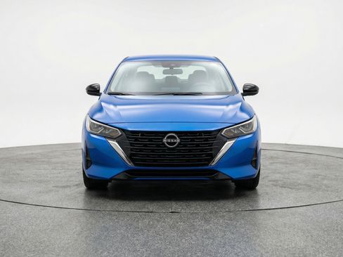 Used 2025 Nissan Sentra SV image 2