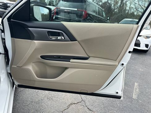 Used 2015 Honda Accord LX image 15