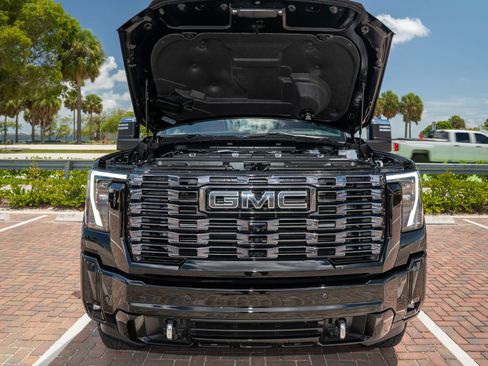 Used 2026 GMC Sierra 2500 Denali Ultimate AWD/4WD image 12