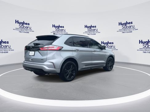 Used 2024 Ford Edge SE w/ Black Appearance Package image 11