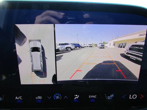 Used 2025 Chevrolet Tahoe LT AWD/4WD image 28