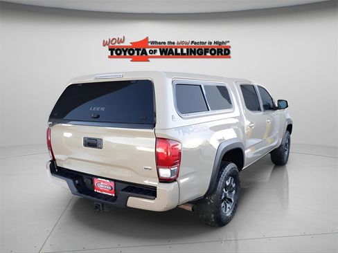 Used 2017 Toyota Tacoma TRD Off-Road image 12
