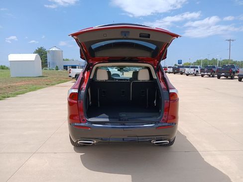 Used 2023 Buick Enclave Essence FWD image 5