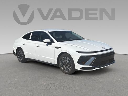 New 2025 Hyundai Sonata SEL image 1