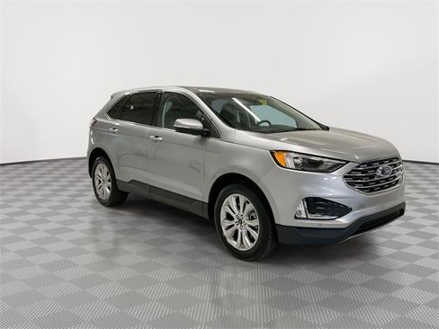 Used 2024 Ford Edge Titanium image 11