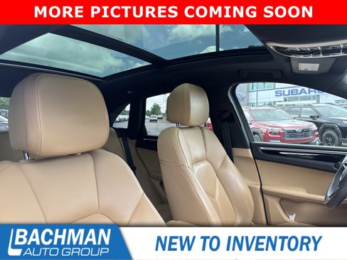 Used 2018 Porsche Macan Sport Edition AWD/4WD image 5