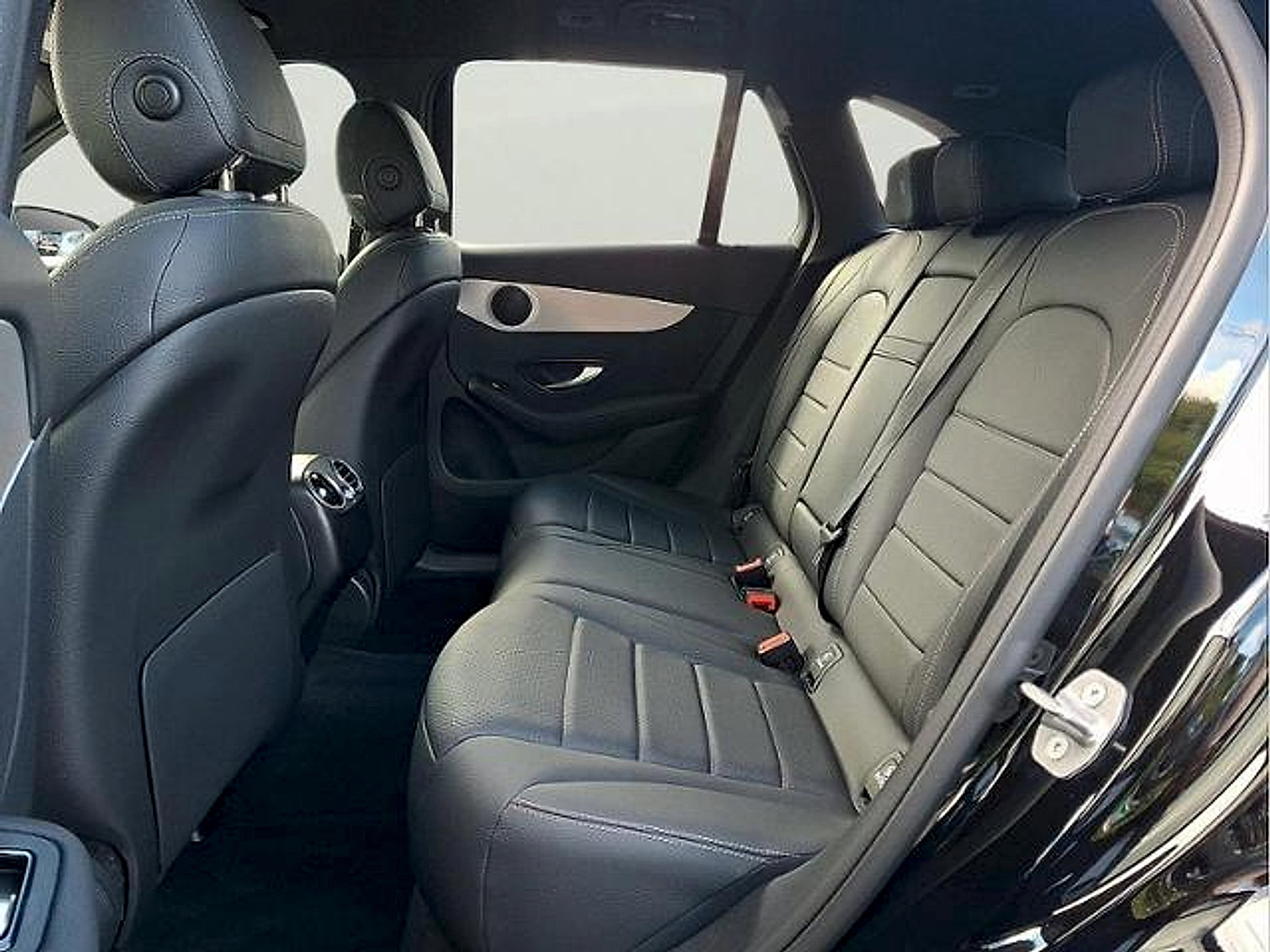 Used 2020 Mercedes-Benz GLC 300 4MATIC image 11