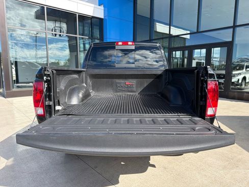 Used 2020 RAM 1500 Classic SLT w/ Luxury Group AWD/4WD image 14