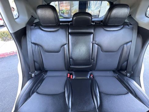 Used 2022 Jeep Compass Latitude image 21