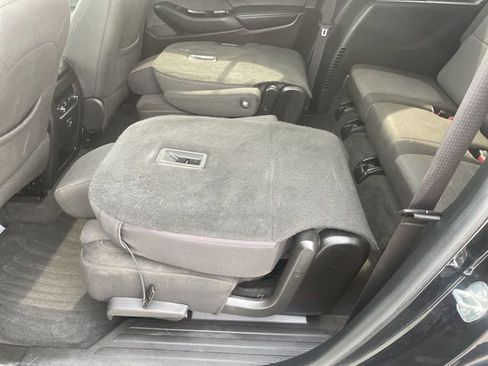 Used 2020 Chevrolet Traverse LT FWD image 45