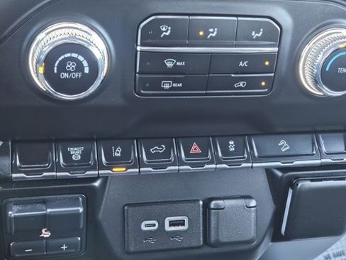 Used 2024 GMC Sierra 2500 Pro image 17