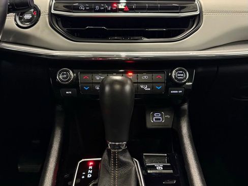 Used 2022 Jeep Compass Limited w/ Sun and Sound Group image 25