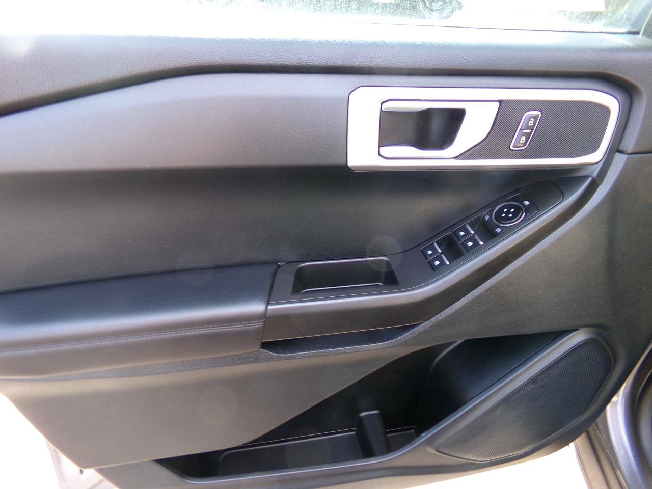 Used 2023 Ford Explorer 4WD image 9