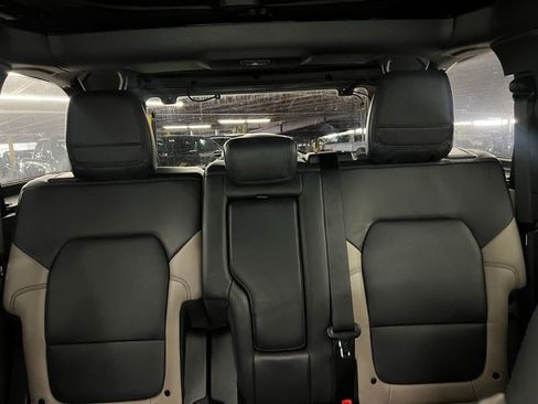 Used 2022 Ford Bronco Wildtrak image 25