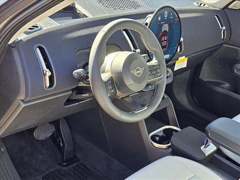 Used 2025 MINI Cooper Countryman S w/ Comfort Package Max image 3