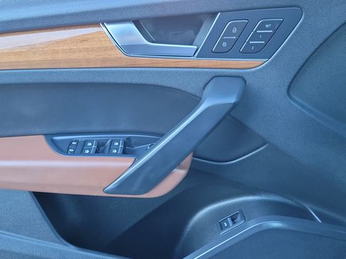 Used 2022 Audi Q5 2.0T Premium image 16