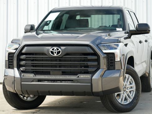 Used 2025 Toyota Tundra SR5 image 3