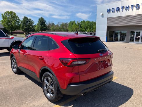 Used 2025 Ford Escape ST-Line w/ Tech Pack #1 AWD/4WD image 8