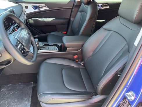 New 2026 Kia Sportage EX FWD image 17