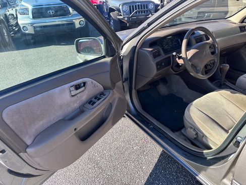 Used 1998 Toyota Camry CE image 9