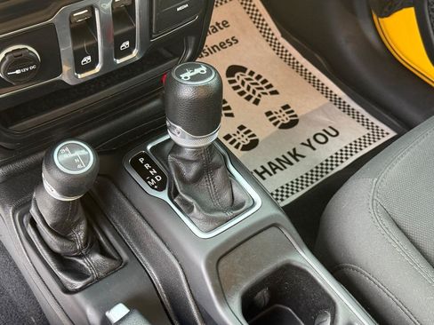 Used 2019 Jeep Wrangler Sport AWD/4WD image 11