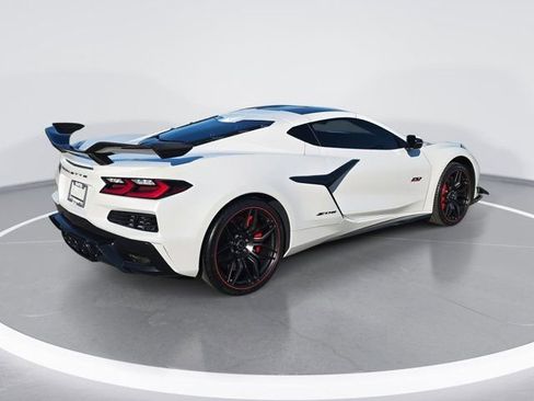 Used 2023 Chevrolet Corvette Z06 w/ Z07 Performance Package image 3